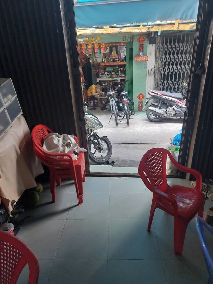 Nhà riêng 3 tầng Xóm Đất, Quận 11, 30m², giá 5.4 tỷ - Đầu tư sinh lời ngay!