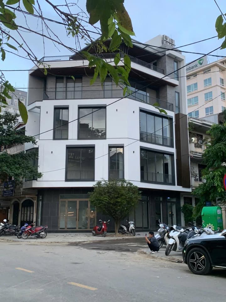 Cho thuê mặt tiền Nguyễn Thị Minh Khai 100m² giá 50 triệu - Phù hợp làm văn phòng và cafe!