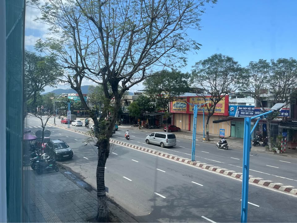 Nhà 2 tầng mặt tiền Lê Đại Hành, Quy Nhơn 100m² - Đầu tư sinh lời 200 triệu/năm!