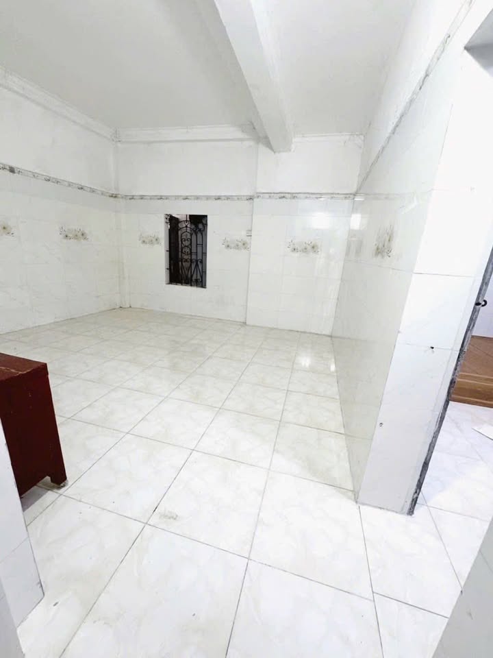 Phòng trọ khép kín Ngõ 4 Đình Quán, 50m² giá 4.2 triệu - Không gian sống thoáng đãng!