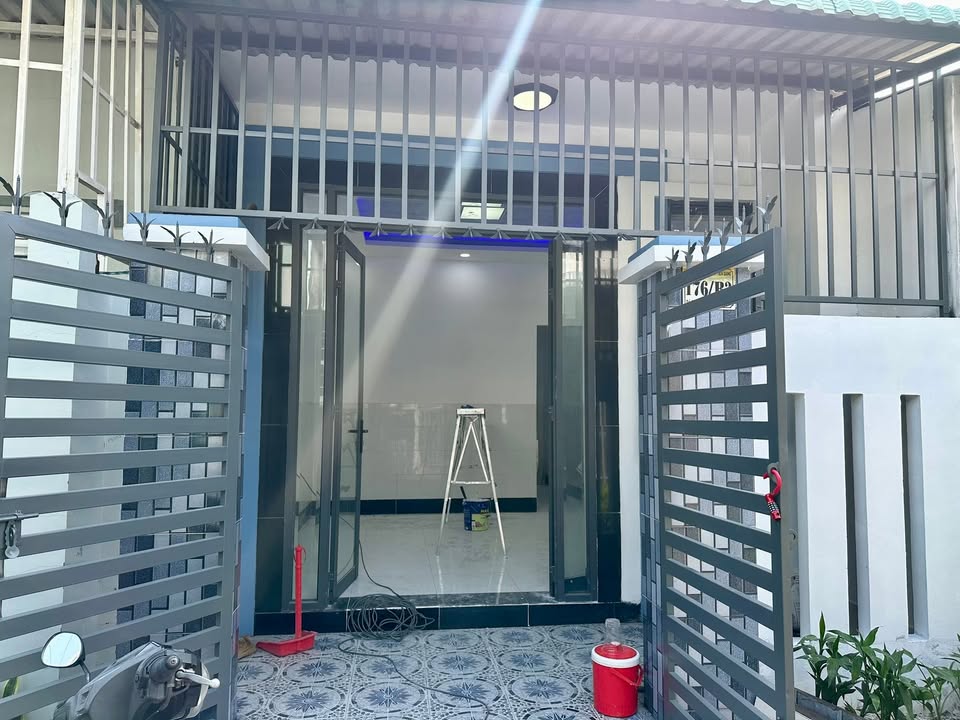 Nhà ở khu dân cư đông đúc tại Trung An, Mỹ Tho, 74.4m² - Giá chỉ 900 triệu!