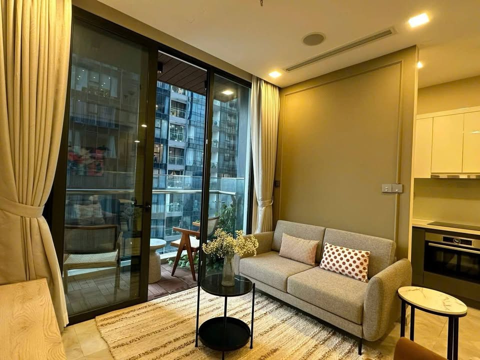 Căn hộ Vinhomes Golden River 70m² giá 35 triệu - Full nội thất, sẵn sàng vào ở!