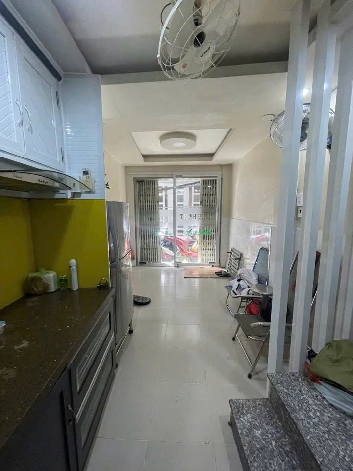 Nhà hẻm ba gác đường Sư Vạn Hạnh, Quận 10, 16.4m², giá 4.2 tỷ - Cơ hội sở hữu ngay!