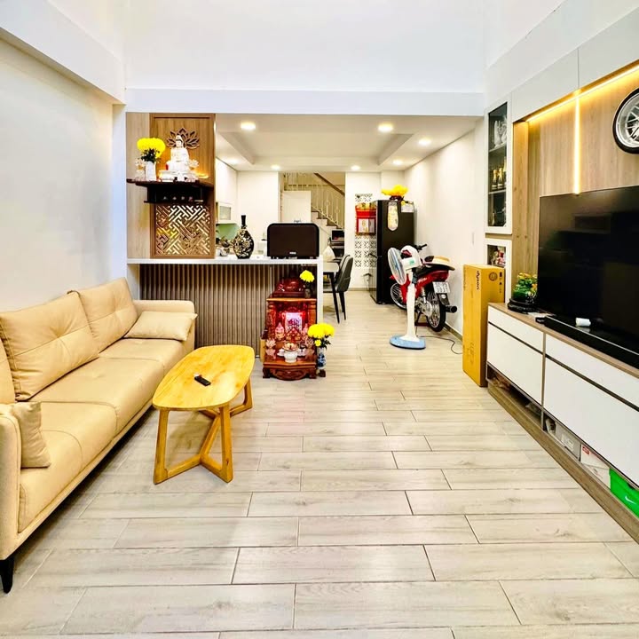 Nhà 5 tầng Nguyễn Văn Nghi, Bình Thạnh 40m² giá 6.8 tỷ - Đầu tư sinh lời ngay!