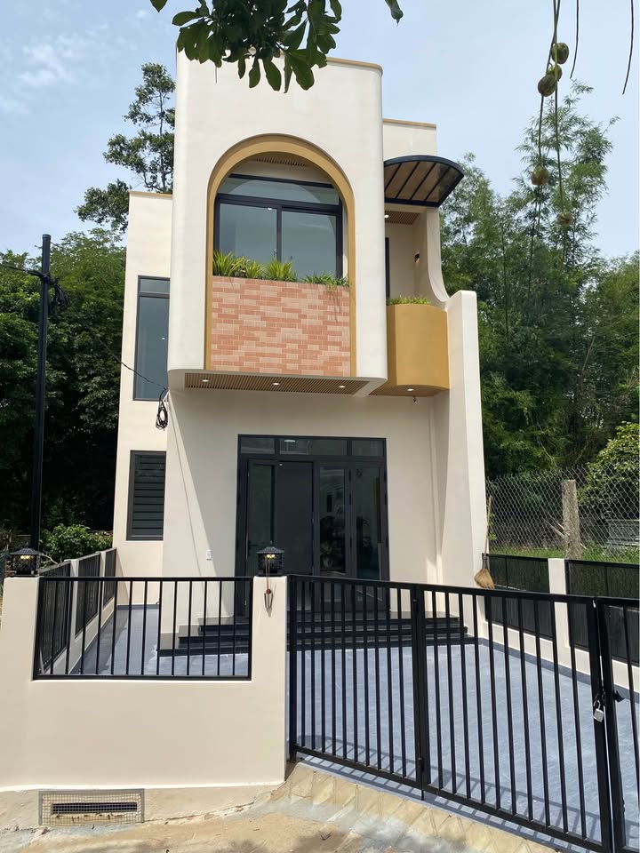 Nhà 2 Tầng Hẻm 1 Kiệt 106 Minh Mạng 100.7m² giá 2.XXX tỷ - Ô tô vào tận nơi!