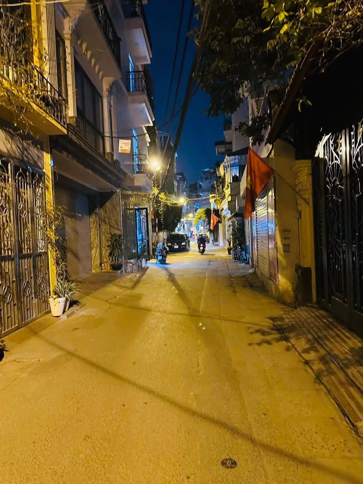 Nhà riêng Lạc Long Quân, Cầu Giấy 45m² giá 13 tỷ - Ô tô đỗ cửa, cho thuê cực ổn!