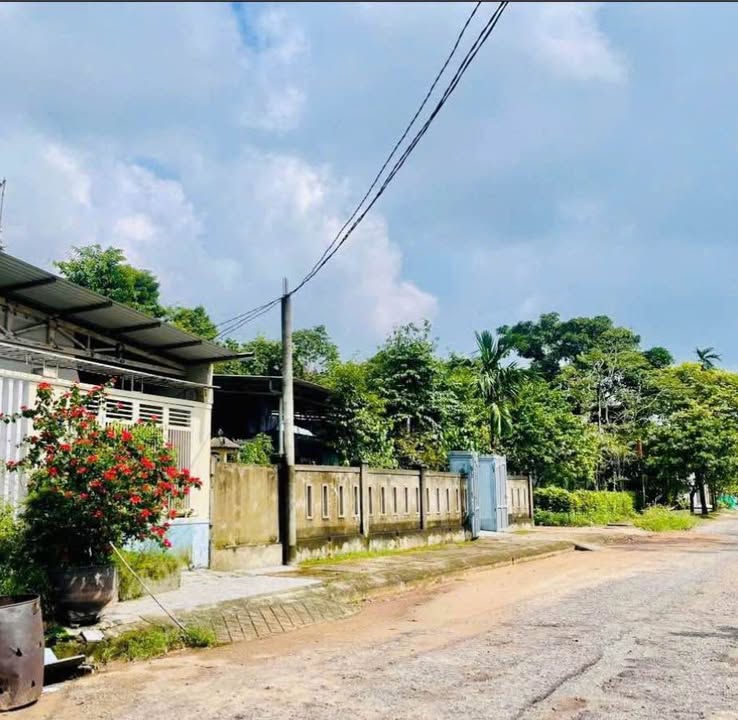 Đất Mặt Tiền Dương Quảng Hàm, Thủy Xuân 100m² giá 2.19 tỷ - Vị trí đẹp, dân cư văn minh!