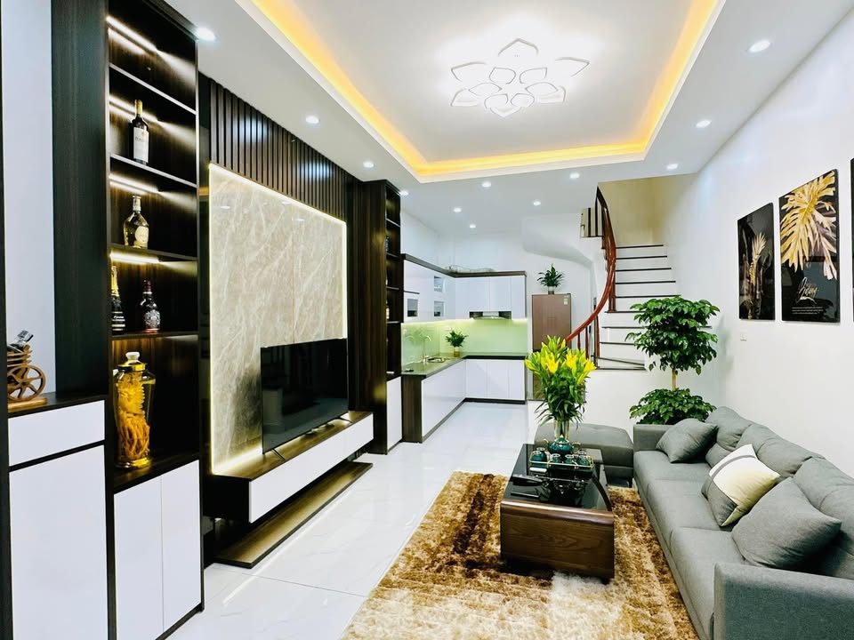 Nhà mặt ngõ thông phố Thành Công, Ba Đình 35m² giá 8.9 tỷ - Kinh doanh thuận lợi!