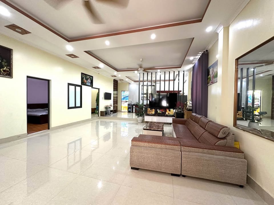 Nhà C4 hai mặt tiền phố Đinh Gia Quế, 200m² giá 3 tỷ - An ninh tốt, dân trí cao!