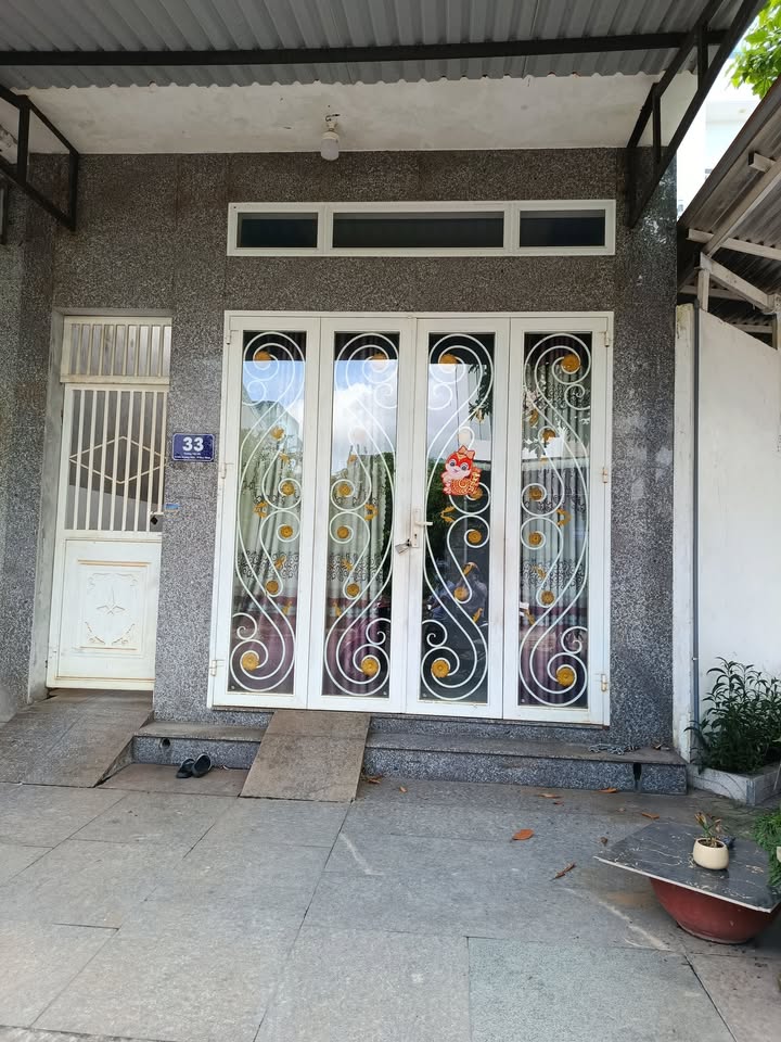 Nhà mặt tiền đường Trương Văn Đa, Quy Nhơn - Giá thuê hợp lý cho gia đình trẻ!