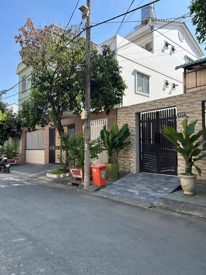 Biệt thự cho thuê Phước Long A, Quận 9, 200m² - Nơi lý tưởng cho gia đình lớn!