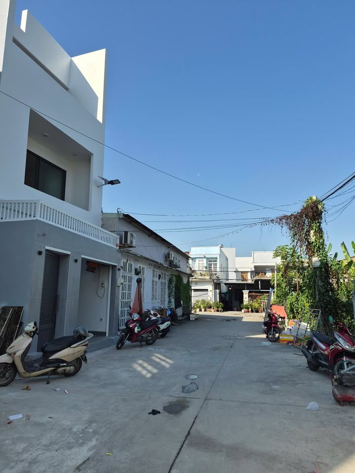 Nhà mới xây 104m² tại Bình Trưng Đông, quận 2 - Giá chỉ 9.7 tỷ!