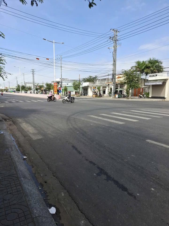 Nhà mặt tiền Hương Lộ 5, xã Long Hải, 91m² - Kinh doanh thuận lợi!