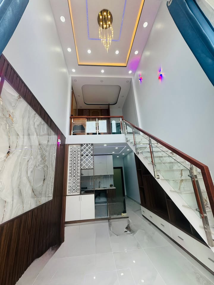 Nhà bán Bà Điểm Hóc Môn 52m² giá 2.25 tỷ - Nhà đẹp chính chủ, gần chợ