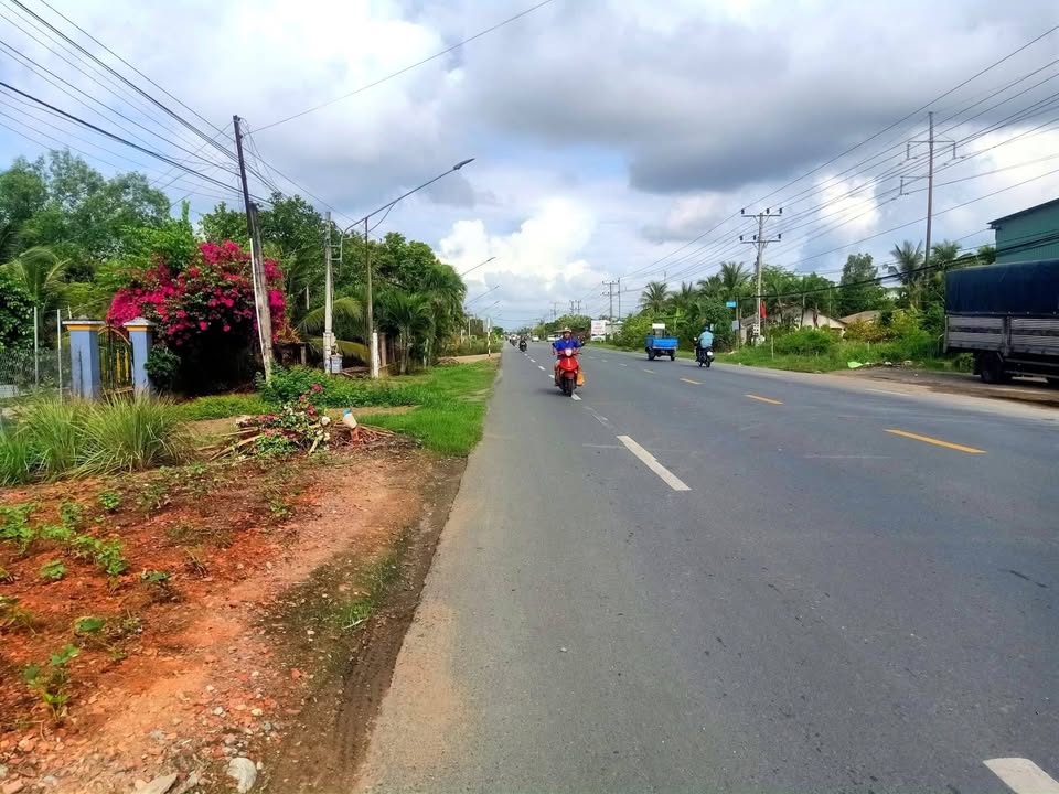 Nhà mặt tiền QL50, Ấp Thạnh Phong, 175.6m² giá 2.6 tỷ - Kinh doanh sầm uất!