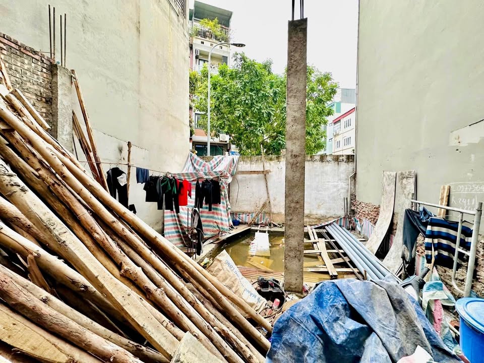 Nhà riêng Hồng Mai, Hai Bà Trưng 32m² giá 8.9 tỷ - Nhà mới tinh, view vườn hoa!