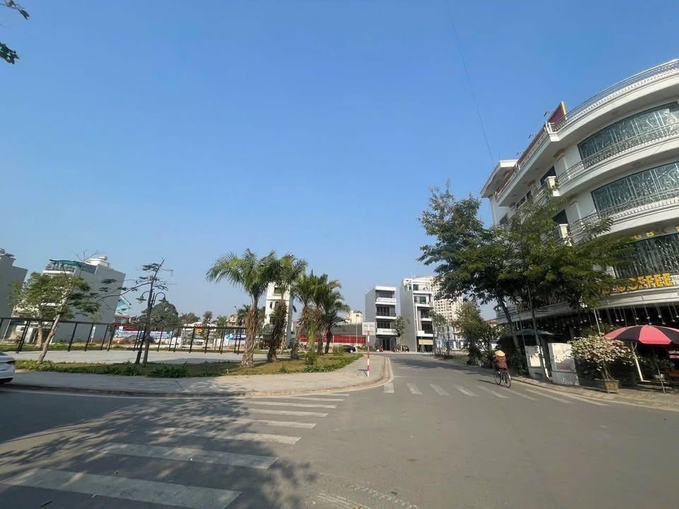 Townhouse Bách Việt Lake Garden Bắc Giang 83m² - Hàng hiếm LK2 view công viên!