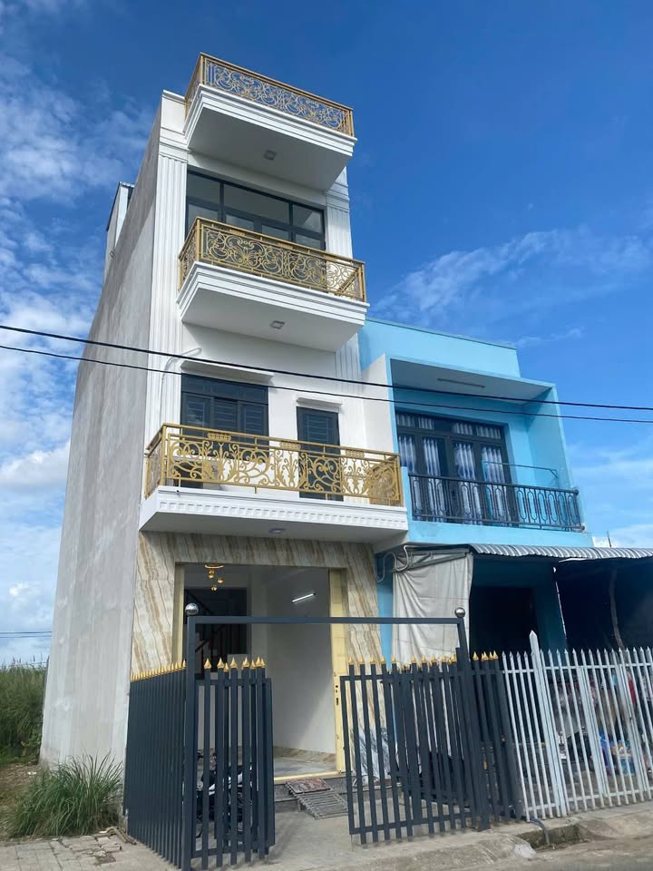 Nhà phố Long Xuyên An Giang 63m² giá 3 tỷ - Sổ hồng riêng chính chủ!