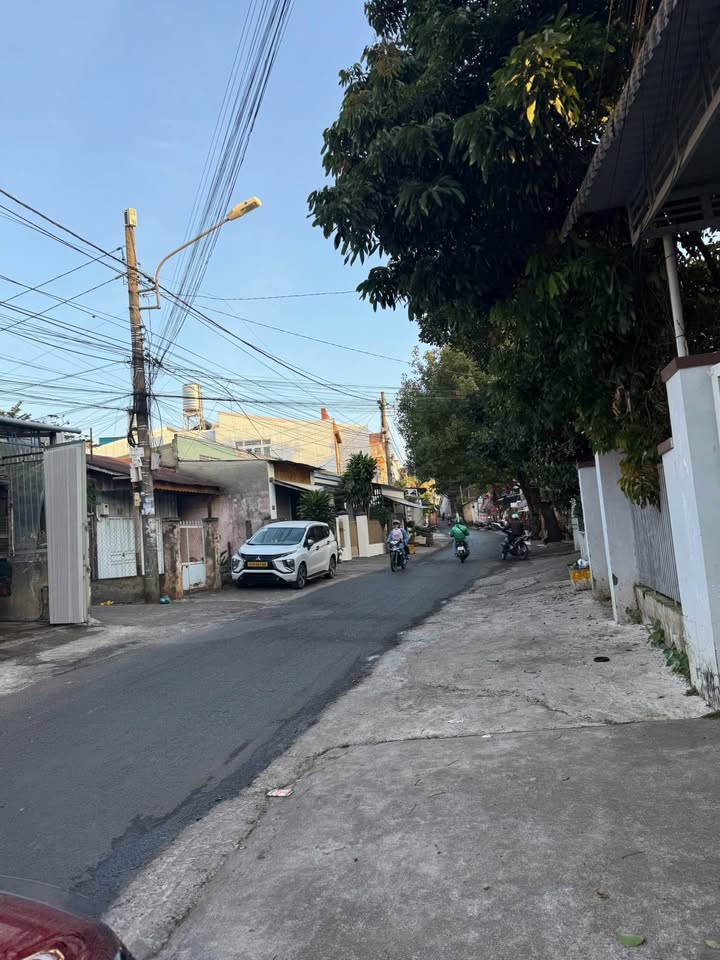 Nhà mặt tiền Đinh Công Tráng, Tân Tiến, 277m² giá 5 tỷ - Khu dân cư sầm uất!