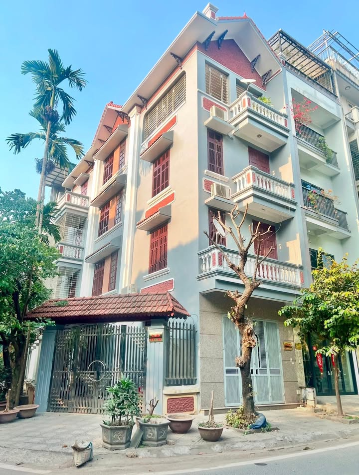 Nhà cho thuê Lô Góc Nguyễn Khuyến 120m² - Thiết kế đẹp, bàn giao ngay!