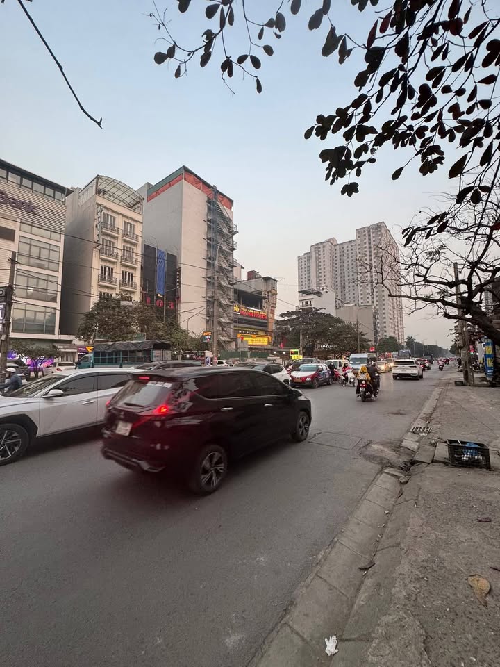 Cho thuê mặt phố Yên Xá, Hà Đông 100m² giá 18 triệu - Kinh doanh sầm uất!