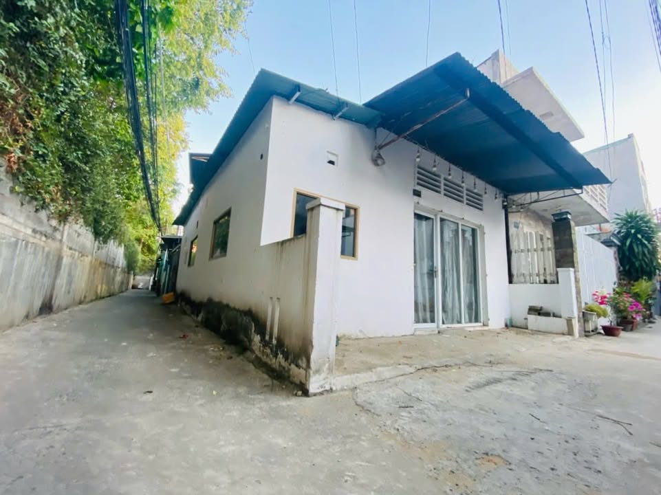 Nhà phố Tân Tiến Biên Hòa 65m² giá 3.3 tỷ - Góc 2 mặt hẻm ô tô vào tận cửa!