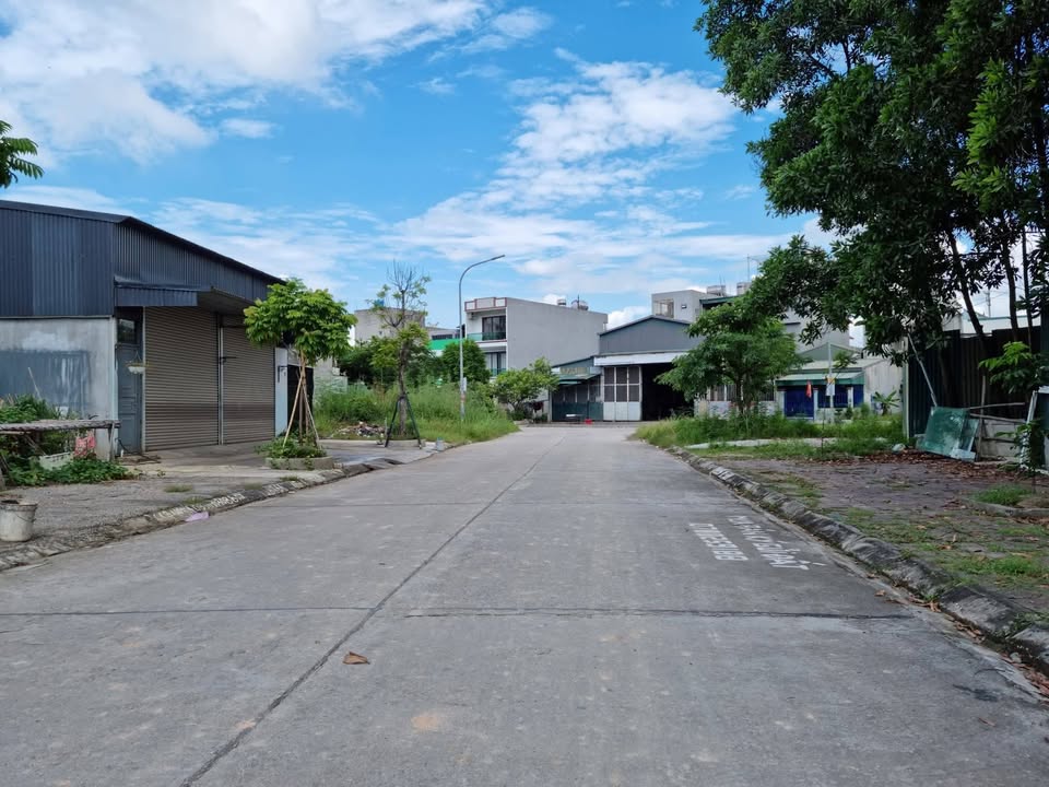 Lô đất góc 2 mặt tiền Tuấn Thành Hạ Long 99m² giá 3 tỷ - Sổ đỏ chính chủ!