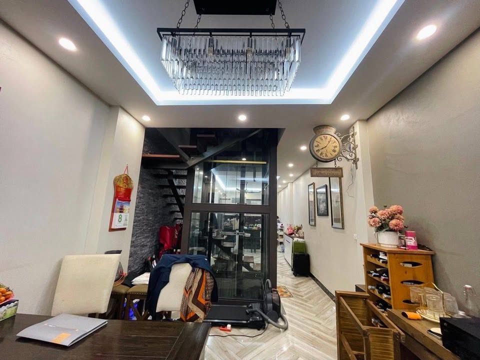 Nhà phố Văn Cao, Ba Đình 60m² giá 18 tỷ - Thiết kế hiện đại, gần Hồ Tây!