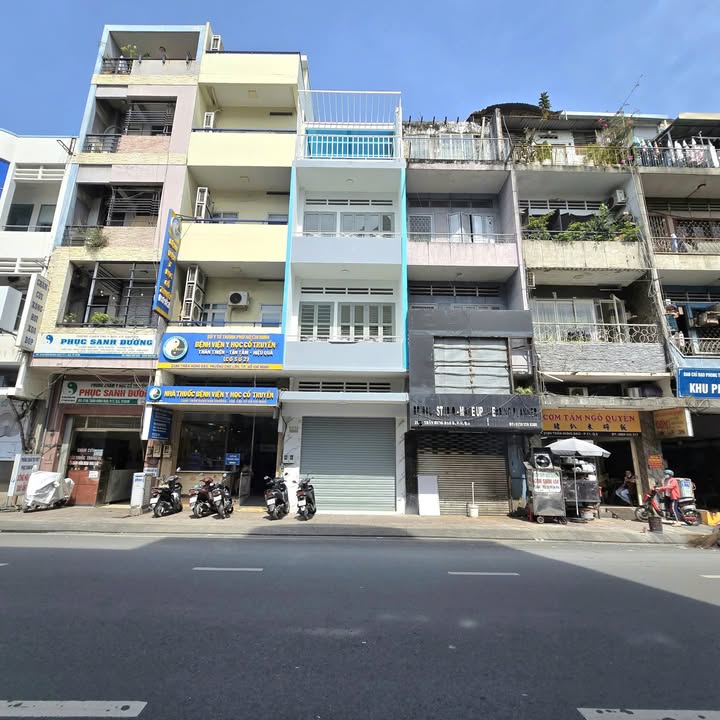 Nhà mặt tiền Trần Hưng Đạo, Quận 5, 101m² giá 34 tỷ - Đầu tư sinh lời ngay!