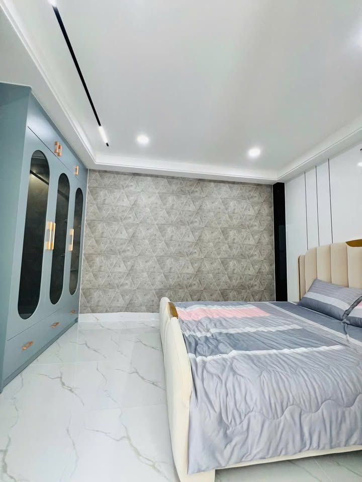 Nhà phố Cách Mạng Tháng Tám, Quận 10, 40m² giá tốt - Đầu tư sinh lời ngay!