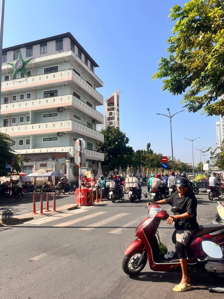 Đất khu vực Tạ Quang Bửu 78m² giá 5 tỷ - Tặng nhà cấp 4 gác suốt!