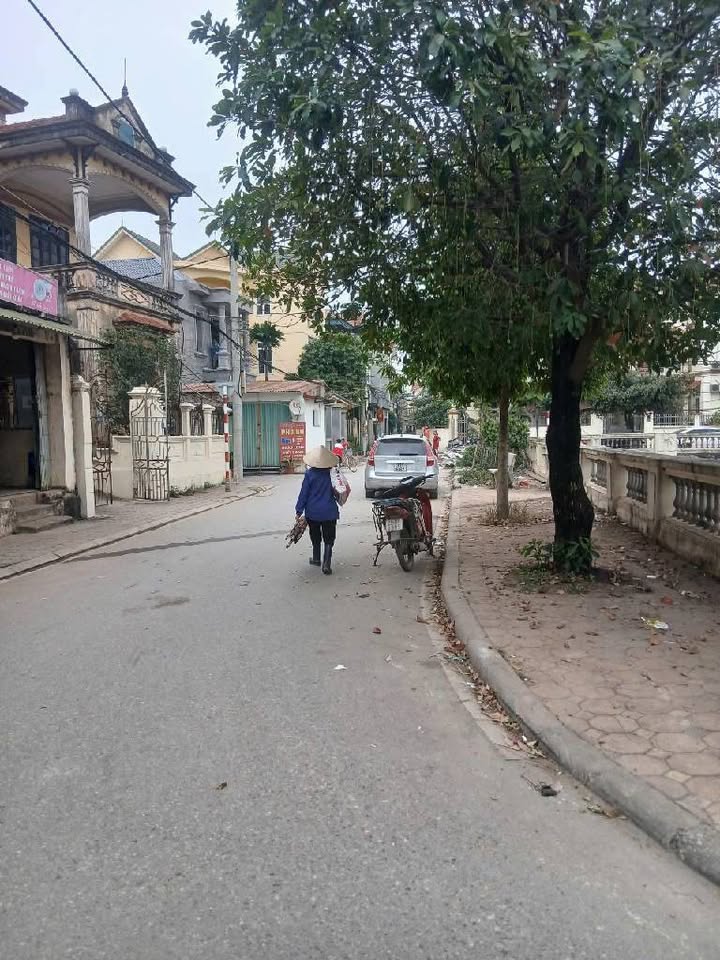 Nhà 3 tầng Bát Tràng 110m² giá thỏa thuận - Vị trí tiềm năng, ô tô vào tận nơi!