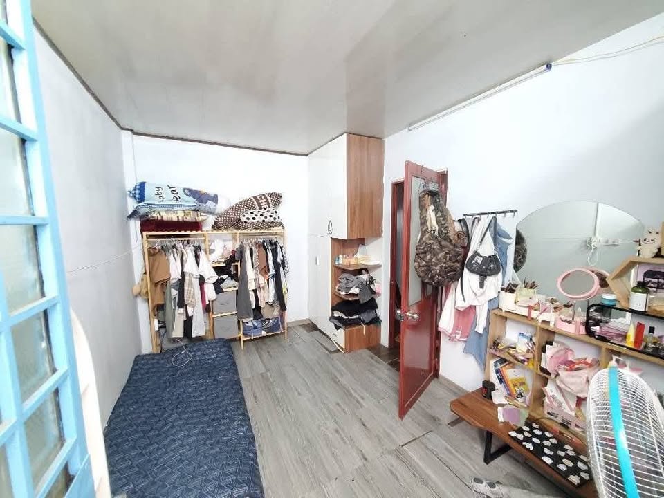 Nhà phố Quận 10 17.64m² giá nhỉnh 2 tỷ - Đối diện NTĐ Phú Thọ!