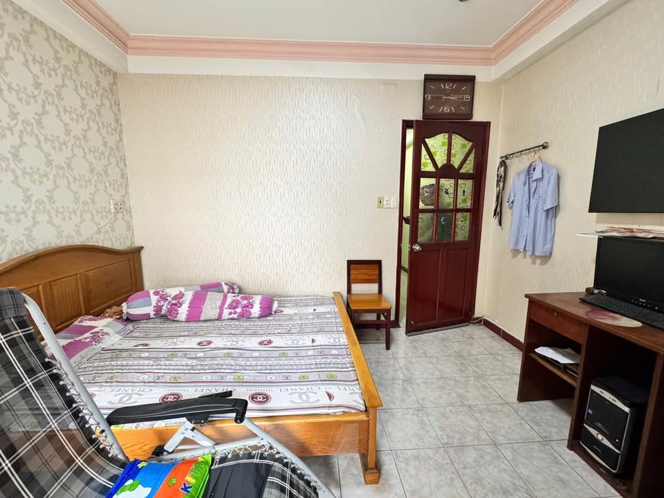 Nhà phố Phú Nhuận 92m² giá 15 tỷ - Hiếm hẻm xe tải gần mặt tiền