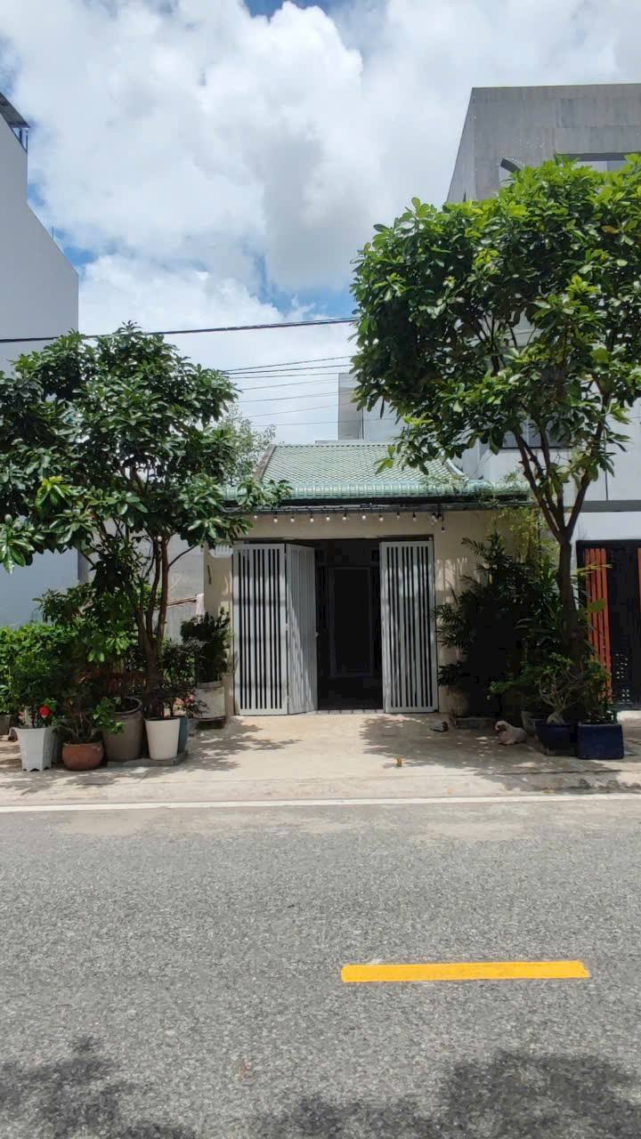 Nhà cấp 4 tại Thủ Dầu Một 100m² giá 3.95 tỷ - Xây dựng kiên cố, sẵn sàng ở ngay!