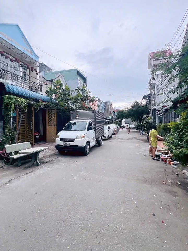 Nhà riêng phường Tân Đông Hiệp, Dĩ An 60m² giá 3.599 tỷ - Thiết kế hiện đại, sổ hồng chính chủ!