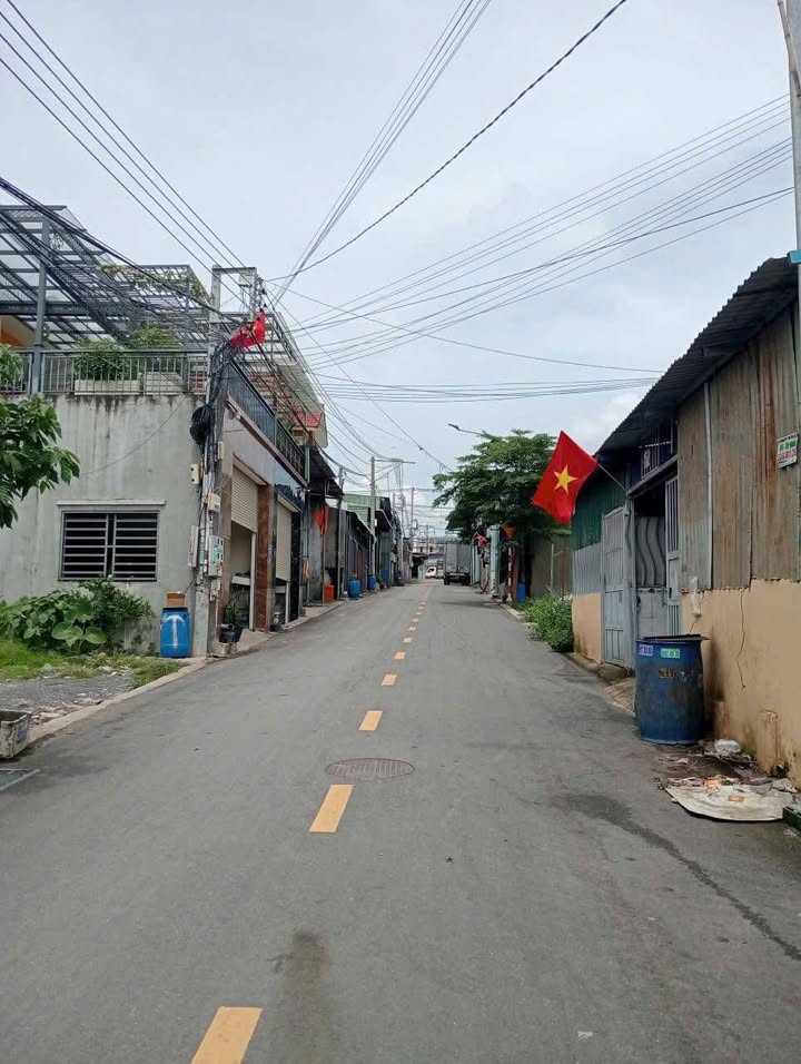 Nhà mặt tiền đường Nguyễn Thị Tươi, Dĩ An 125m² giá 3.35 tỷ - Kinh doanh sầm uất ngay trung tâm!