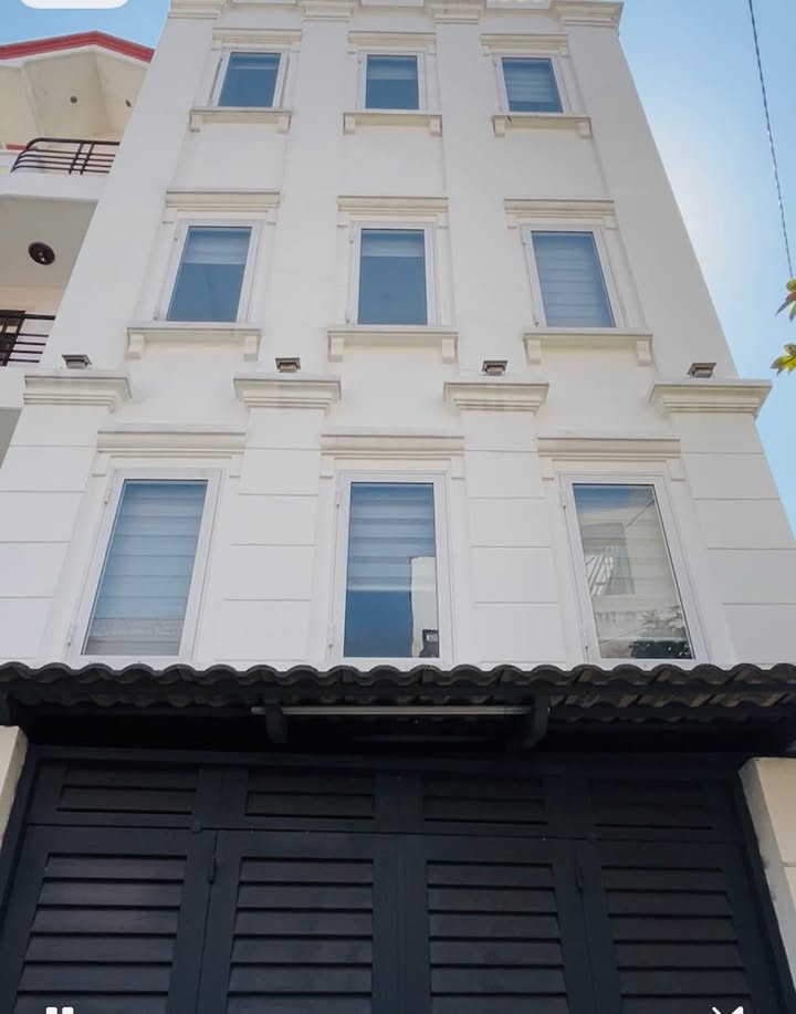 Nhà phố mặt tiền Nguyễn Văn Đậu, Bình Thạnh 42m² giá 7.7 tỷ - Ô tô vào tận nhà!