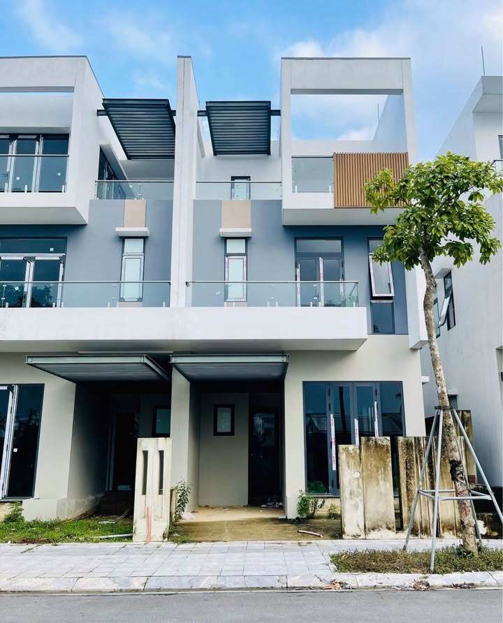 Nhà mặt tiền KQH BGI, Huế 105m² giá 5.7 tỷ - Kiến trúc đẹp, vị trí trung tâm!