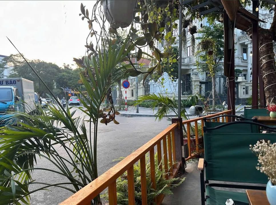 Quán cà phê cho thuê tại Trần Kim Xuyến, Cầu Giấy 45m² - Doanh thu ổn định 2 triệu/ngày!