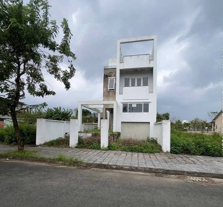 Townhouse FPT Đà Nẵng 216m² giá 10.8 tỷ - Cơ hội đầu tư hấp dẫn!