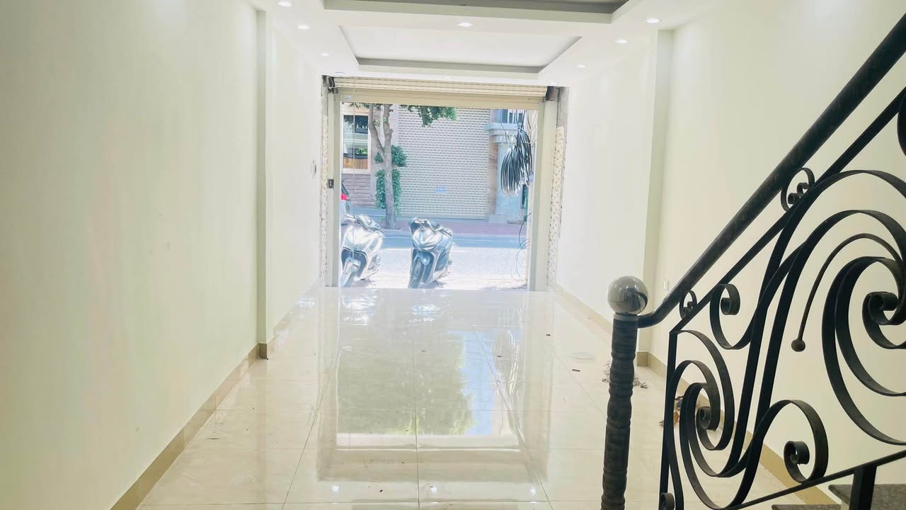 Nhà mặt tiền Lý Tự Trọng, Vũng Tàu 80m² giá 15 triệu - Vị trí đắc địa cho kinh doanh!