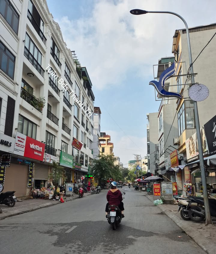 Nhà phố FrontHouse ngõ VF3 Văn Điển 44m² giá 8 tỷ - Nhà mới đẹp, thang máy