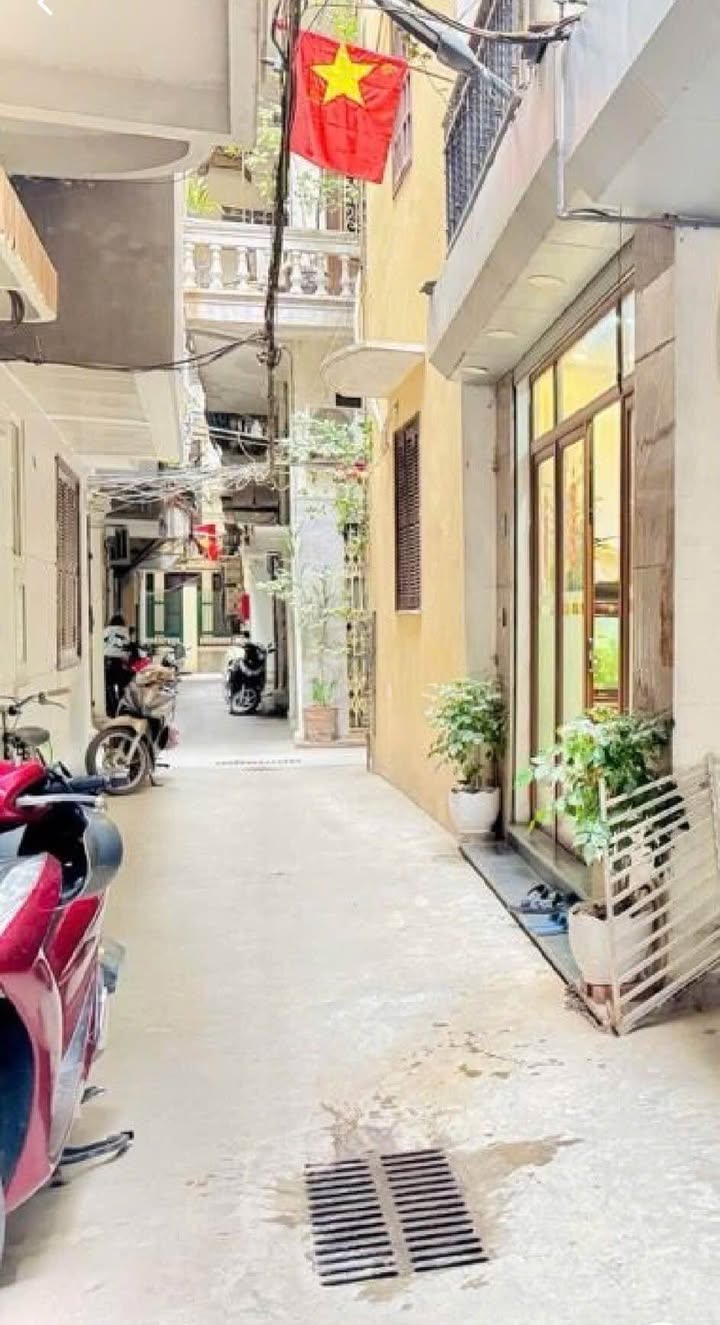 Nhà riêng Thanh Nhàn, Hai Bà Trưng 32m² giá thỏa thuận - Mặt tiền rộng, Full nội thất!