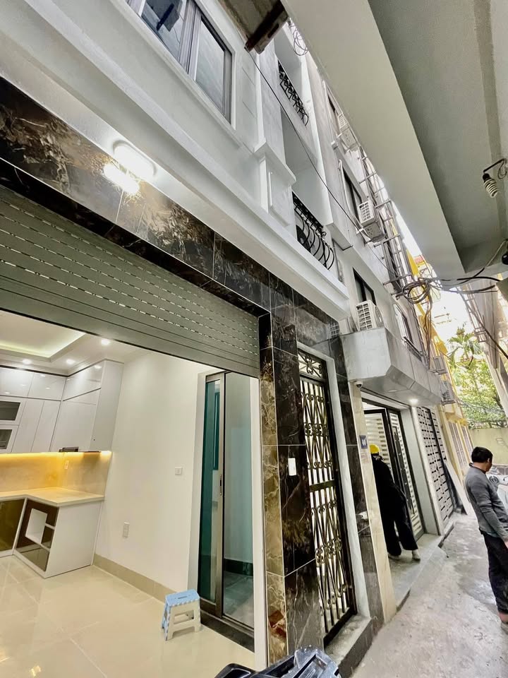 Nhà mặt phố Trần Duy Hưng, Cầu Giấy 48m² giá 14.9 tỷ - Thiết kế hiện đại, thang máy nhập khẩu!