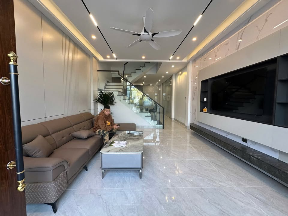 Nhà 3 tầng Lê Hoàn, Thanh Hóa 80m² giá 5 tỷ - Nhận nhà đón Tết ngay!