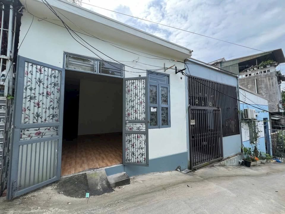 Nhà cấp 4 tại ngõ 20 Cao Xanh, Hạ Long 50m² giá chỉ 1.3 tỷ - Sẵn sàng về ở ngay!