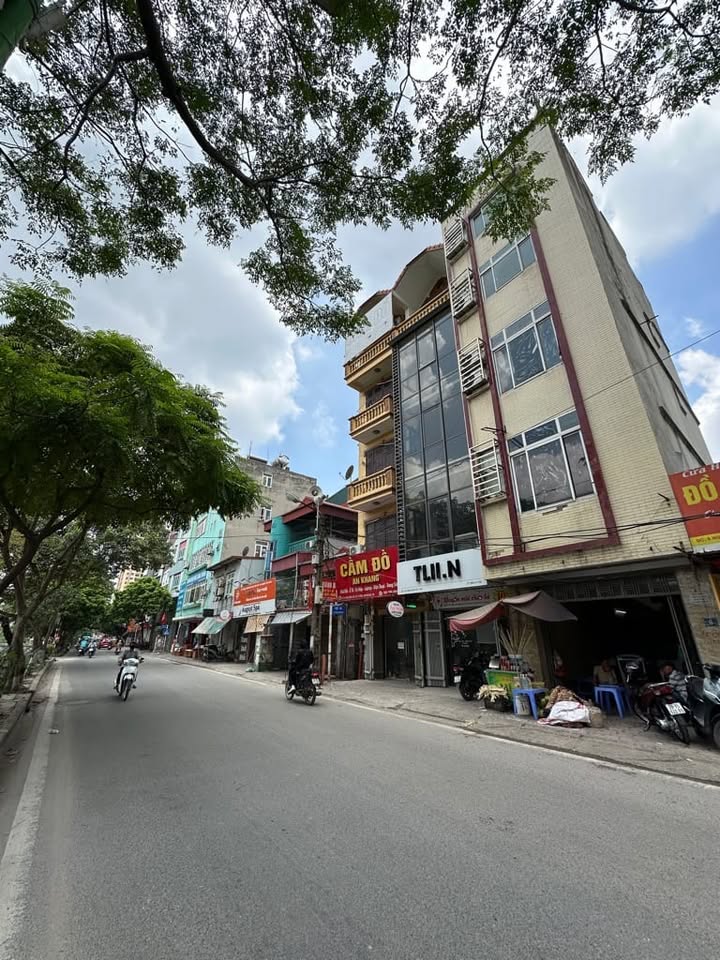 Mặt phố Trịnh Đình Cửu 50m² giá thương lượng - Kinh doanh sầm uất, vỉa hè rộng!