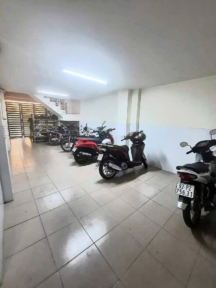 Chính chủ bán CHDV 5 tầng Nguyễn Văn Lượng 95m² giá 18.9 tỷ - Hẻm ô tô vào tận nhà!