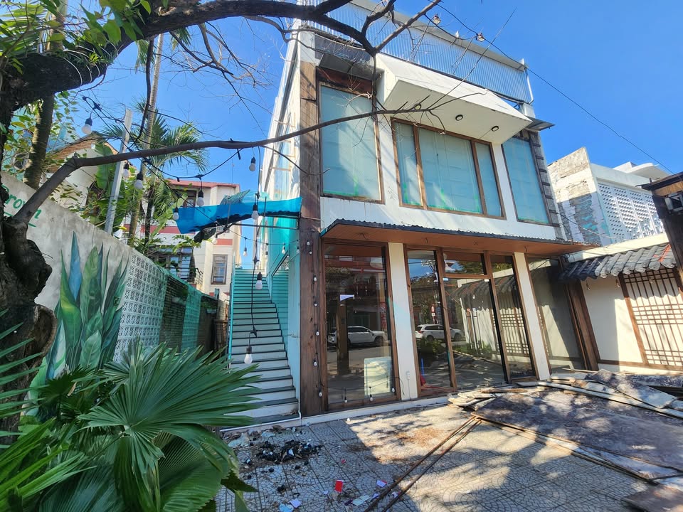 Nhà nguyên căn 3 tầng mặt tiền đường Lớn Thanh Khê, Đà Nẵng - Diện tích 600m², sân vườn rộng rãi!